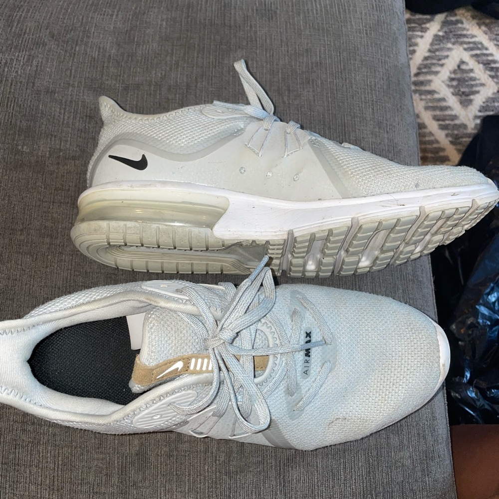 NIKE SHOES